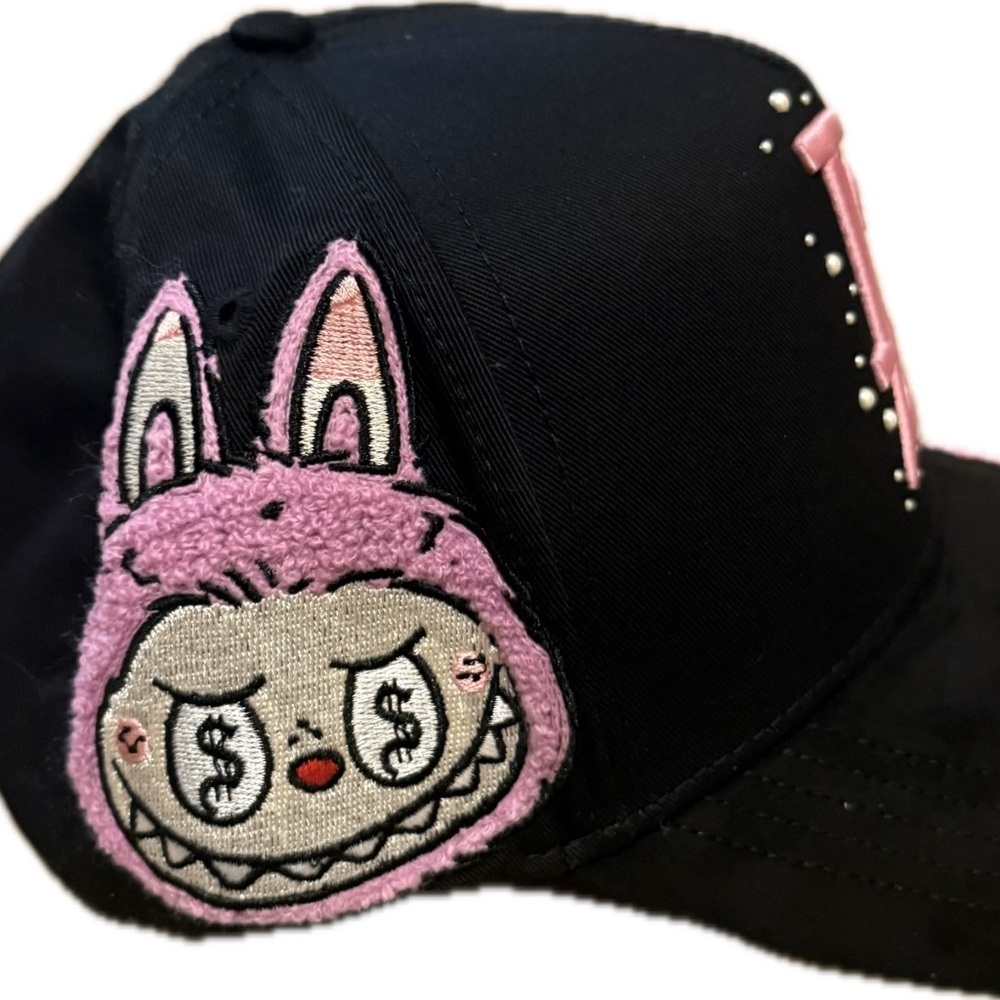 Black Cap with Pink LA CASHED OUT MONSTERS labubu - Picture 5 of 9